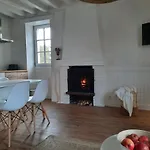 Maison Avec Jardin Dans Petit Bourg Typiquement Percheron - Le Colombier Nyaraló