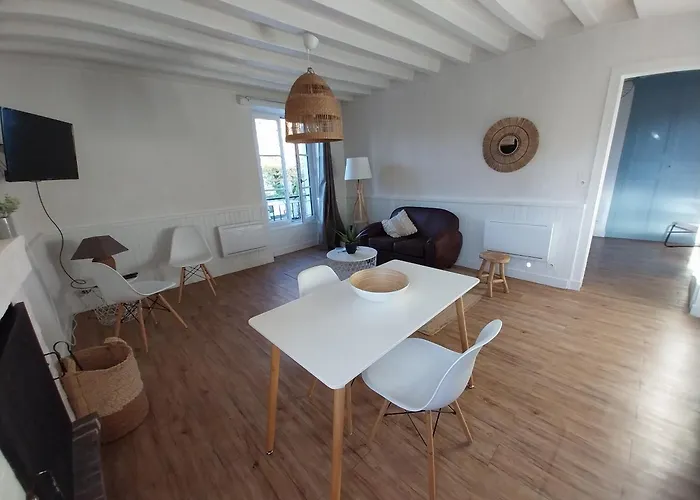 Maison Avec Jardin Dans Petit Bourg Typiquement Percheron - Le Colombier